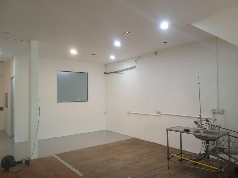 Kedai untuk Disewa di Taman Ungku Tun Aminah (Skudai) - Fong Lik - Interior - PropertyGuru.com.my