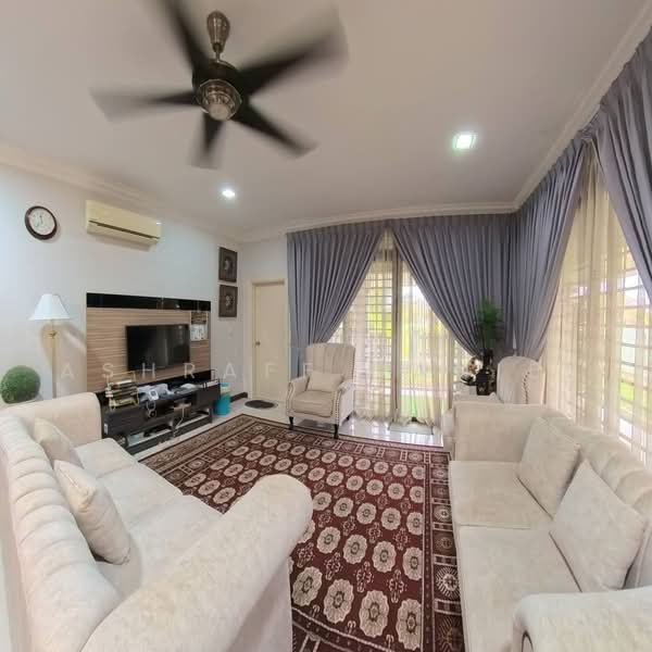 Rumah Berkembar untuk Dijual di Seksyen 24 (Shah Alam) - Ashraff Daniel - Living Room - PropertyGuru.com.my