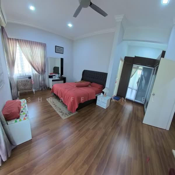 Rumah Berkembar untuk Dijual di Seksyen 24 (Shah Alam) - Ashraff Daniel - Bedroom - PropertyGuru.com.my
