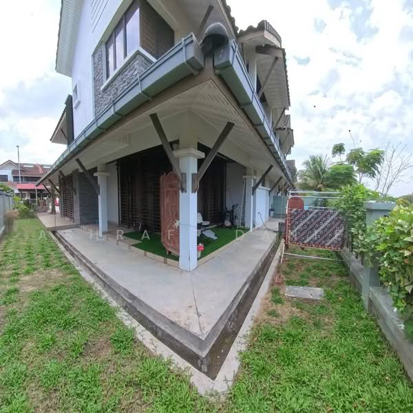 Rumah Berkembar untuk Dijual di Seksyen 24 (Shah Alam) - Ashraff Daniel - Exterior - PropertyGuru.com.my