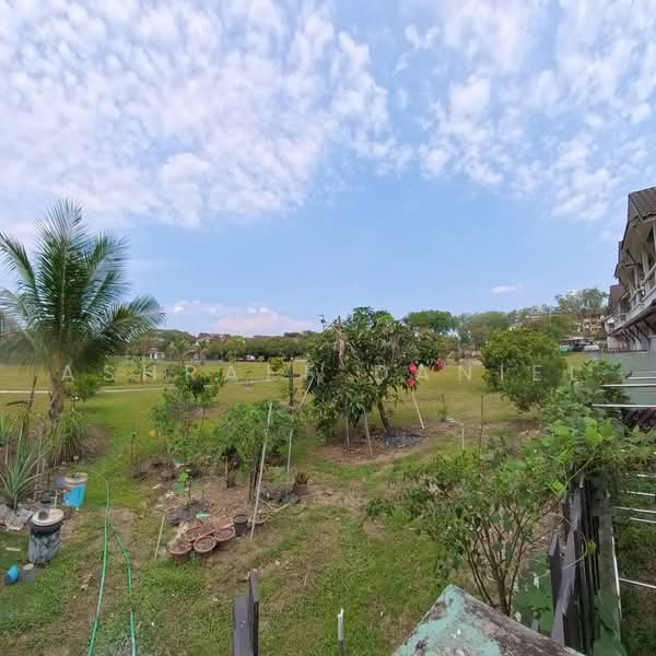Rumah Berkembar untuk Dijual di Seksyen 24 (Shah Alam) - Ashraff Daniel - Exterior - PropertyGuru.com.my