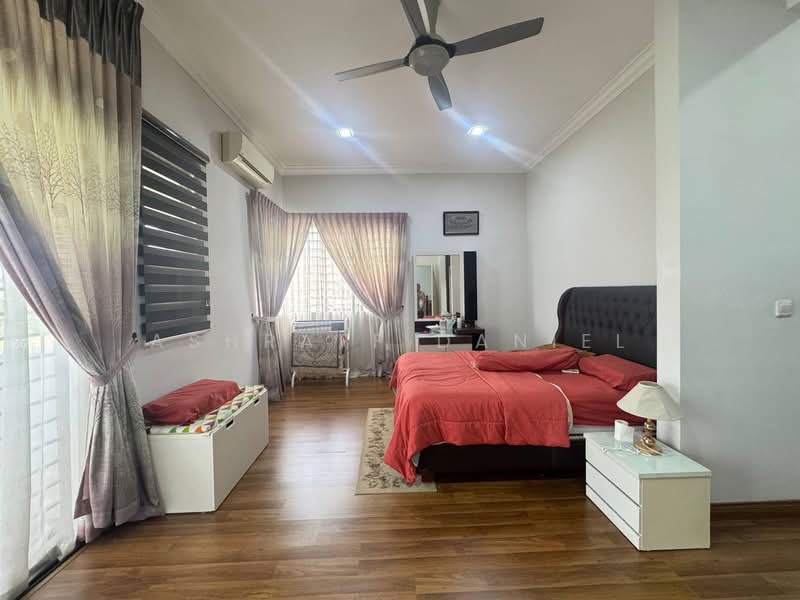 Rumah Berkembar untuk Dijual di Seksyen 24 (Shah Alam) - Ashraff Daniel - Bedroom - PropertyGuru.com.my