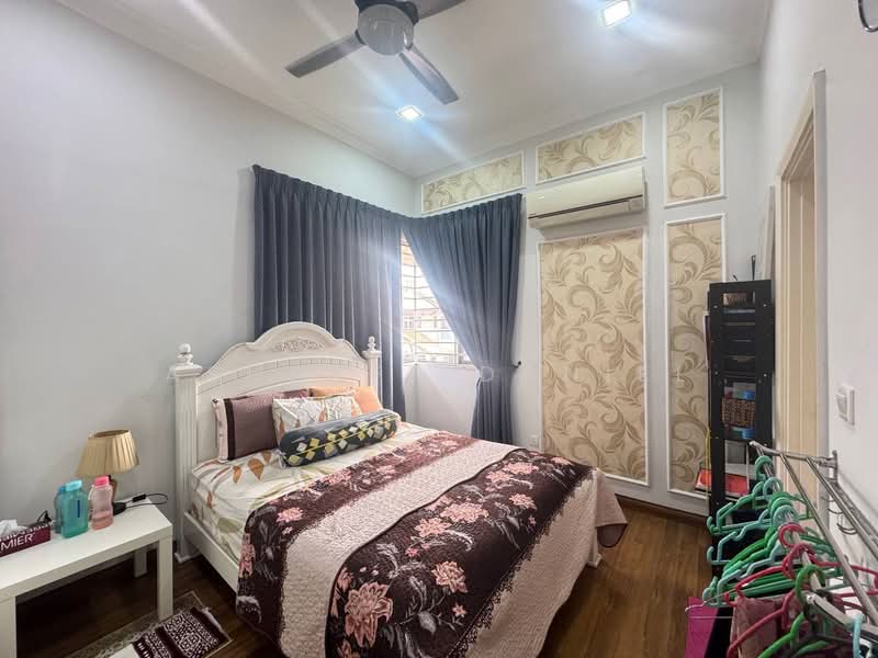 Rumah Berkembar untuk Dijual di Seksyen 24 (Shah Alam) - Ashraff Daniel - Bedroom - PropertyGuru.com.my