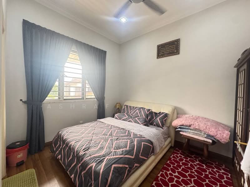 Rumah Berkembar untuk Dijual di Seksyen 24 (Shah Alam) - Ashraff Daniel - Bedroom - PropertyGuru.com.my