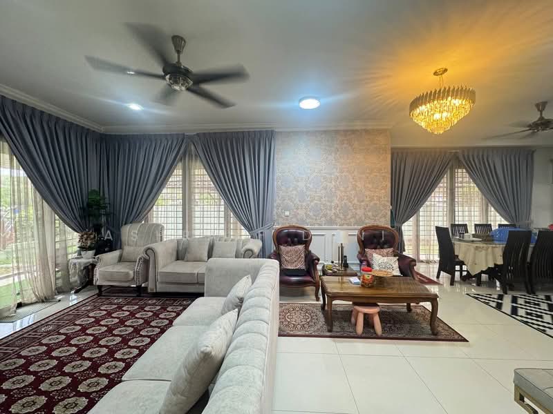 Rumah Berkembar untuk Dijual di Seksyen 24 (Shah Alam) - Ashraff Daniel - Living Room - PropertyGuru.com.my