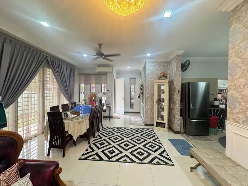 Rumah Berkembar untuk Dijual di Seksyen 24 (Shah Alam) - Ashraff Daniel - Dining Room - PropertyGuru.com.my