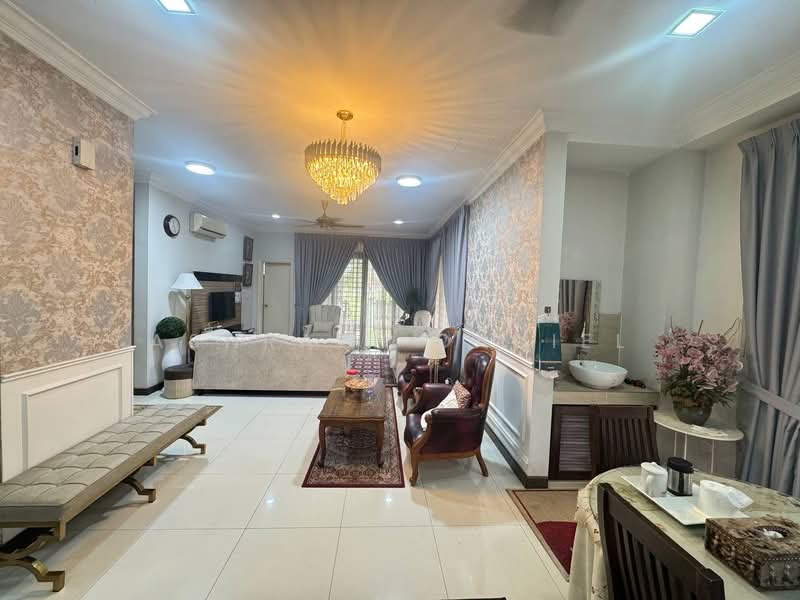 Rumah Berkembar untuk Dijual di Seksyen 24 (Shah Alam) - Ashraff Daniel - Living Room - PropertyGuru.com.my