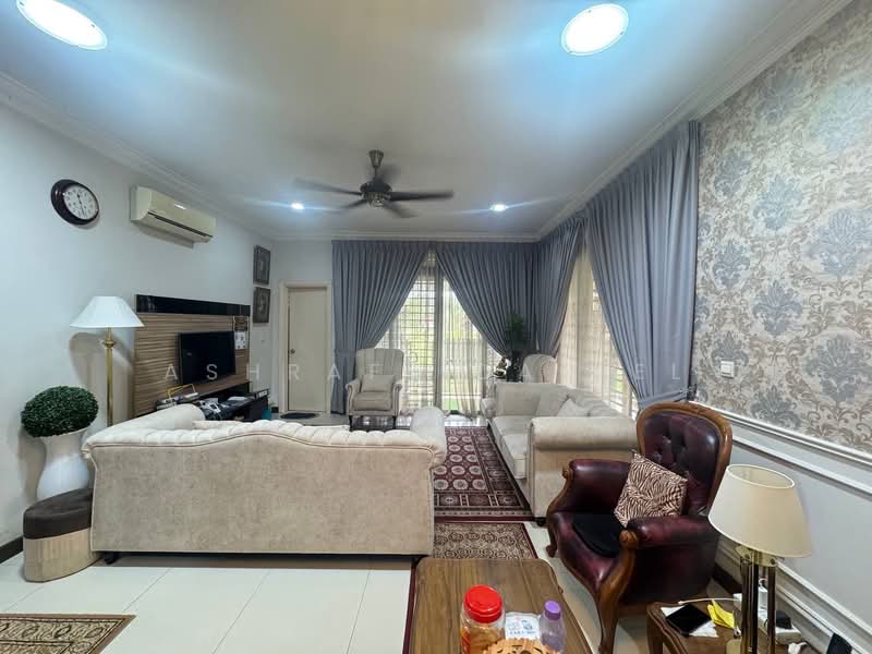 Rumah Berkembar untuk Dijual di Seksyen 24 (Shah Alam) - Ashraff Daniel - Living Room - PropertyGuru.com.my