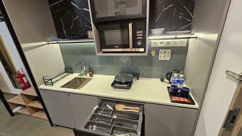 Service Residence for Sale at Mossaz @ Empire City - Chin Yee Xin - Kitchen - PropertyGuru.com.my