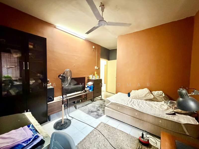 Pangsapuri untuk Dijual di Pangsapuri Kelana Impian - Hazeman Omar - Living Room - PropertyGuru.com.my