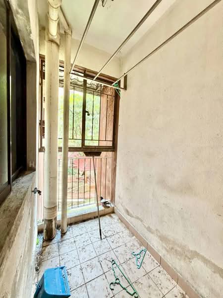 Pangsapuri untuk Dijual di Pangsapuri Kelana Impian - Hazeman Omar - Balcony - PropertyGuru.com.my