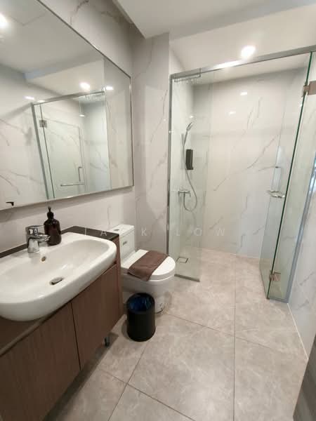 Servis Apartment untuk Disewa di Agile Bukit Bintang - Jack Low - Bathroom - PropertyGuru.com.my