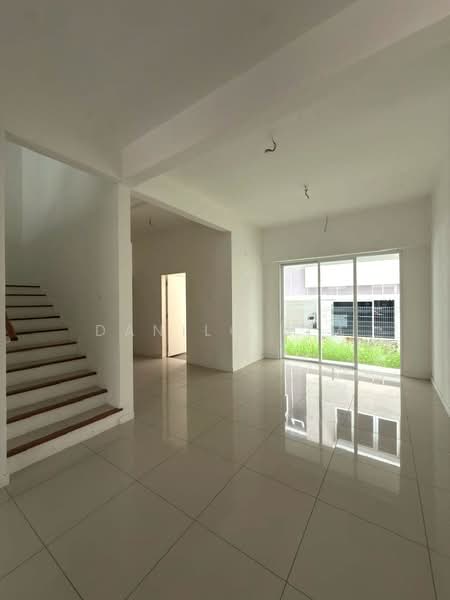 3-storey Terraced House for Sale in Batu 9 (Cheras) - Danilo Lim - Living Room - PropertyGuru.com.my