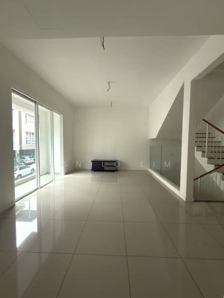 3-storey Terraced House for Sale in Batu 9 (Cheras) - Danilo Lim - Living Room - PropertyGuru.com.my