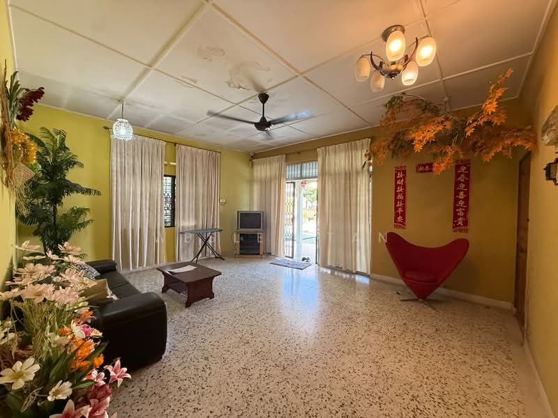 Rumah Teres 1 Tingkat untuk Disewa di Bukit Baru (Melaka) - Wesley Tan - Living Room - PropertyGuru.com.my