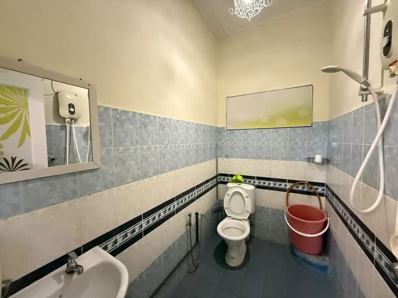 Rumah Teres 1 Tingkat untuk Disewa di Bukit Baru (Melaka) - Wesley Tan - Bathroom - PropertyGuru.com.my