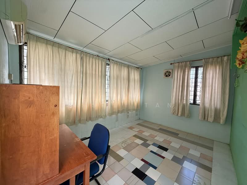 Rumah Teres 1 Tingkat untuk Disewa di Bukit Baru (Melaka) - Wesley Tan - Study - PropertyGuru.com.my