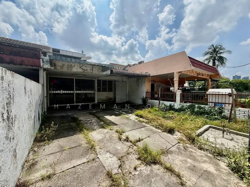 Rumah Teres 1 Tingkat untuk Dijual di Kelana Jaya (Petaling Jaya) - Hazeman Omar - Exterior - PropertyGuru.com.my