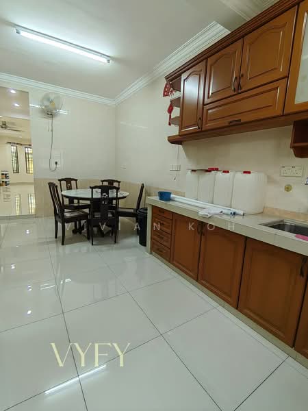 Rumah Teres untuk Disewa di Bandar Botanic (Klang) - Vivian Koh - Kitchen - PropertyGuru.com.my