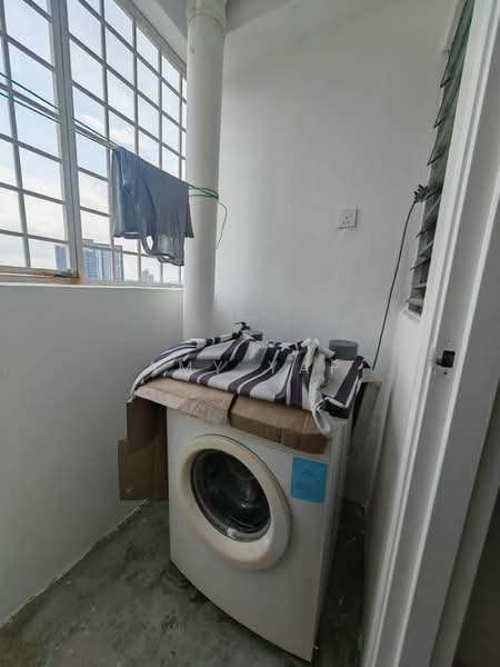 Servis Apartment untuk Disewa di Avelon Tower @ Plaza Medan Putra - Amy Yap - Balcony - PropertyGuru.com.my