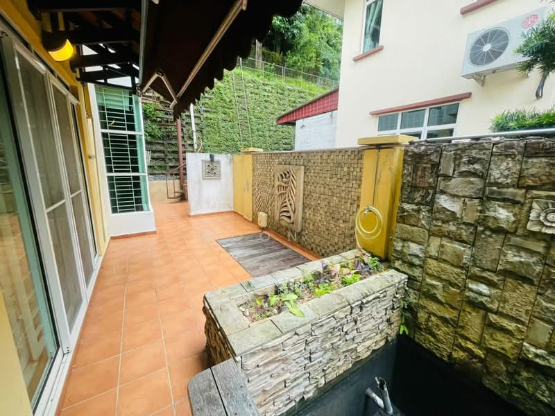 Rumah Berkembar untuk Dijual di Ayer Keroh (Melaka) - Woon . - Exterior - PropertyGuru.com.my