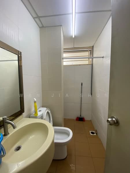 Kondominium untuk Dijual di Platinum Lake PV 16 - Wan Jia Shun - PropertyGuru.com.my