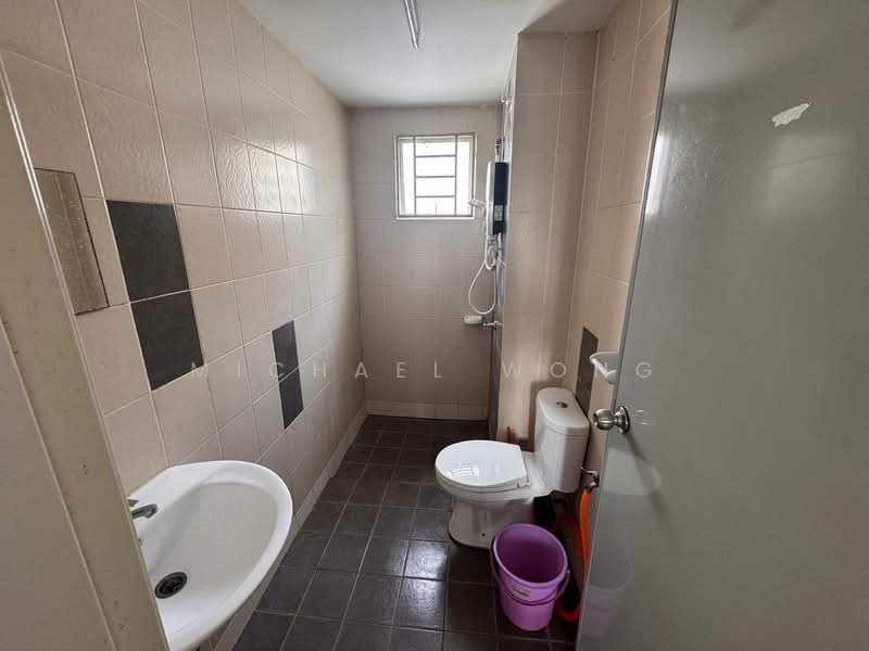 Pangsapuri untuk Disewa di Seri Baiduri - Michael Wong - Bathroom - PropertyGuru.com.my
