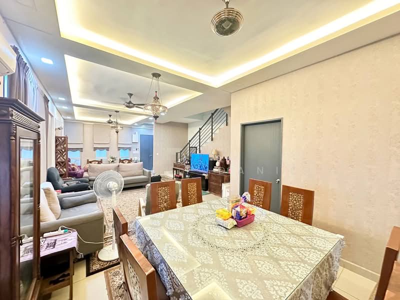 3-storey Terraced House for Sale in Kajang (Selangor) - Ashraff Daniel - Living Room - PropertyGuru.com.my