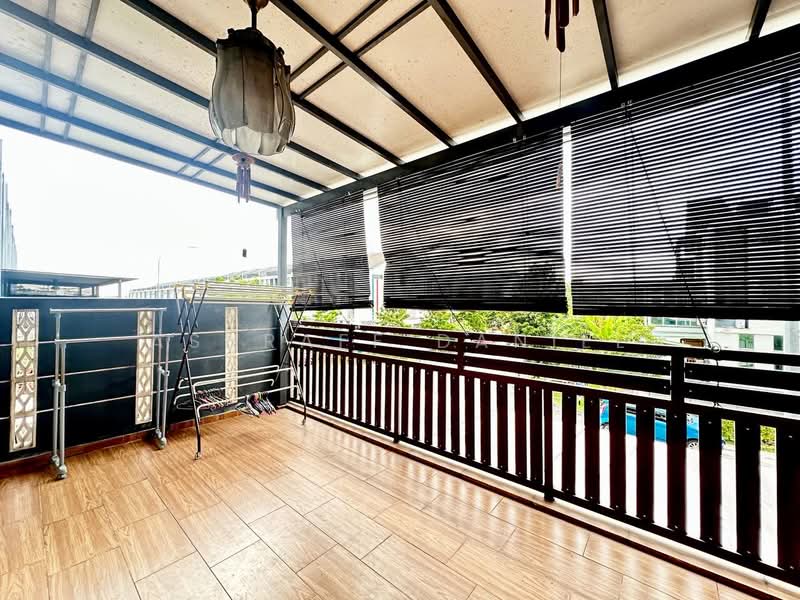 3-storey Terraced House for Sale in Kajang (Selangor) - Ashraff Daniel - Balcony - PropertyGuru.com.my