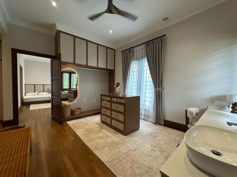 Bungalow House for Sale in Damansara Heights (Kuala Lumpur) - Selvie M. - Bedroom - PropertyGuru.com.my