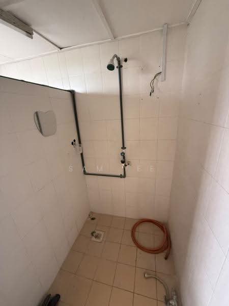 Flat for Rent at Rimba 2 - Sam Yee - Bathroom - PropertyGuru.com.my