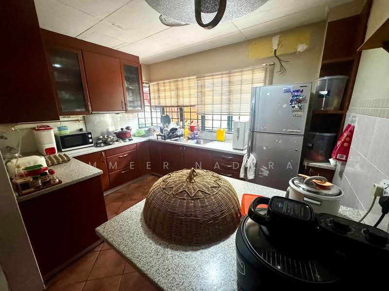 Semi-Detached House for Sale in Bandar Tasik Kesuma (Beranang) - Ammeer Nadzrai - Kitchen - PropertyGuru.com.my