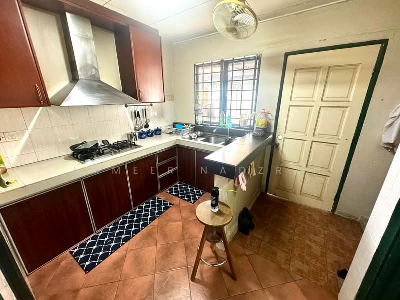Semi-Detached House for Sale in Bandar Tasik Kesuma (Beranang) - Ammeer Nadzrai - Kitchen - PropertyGuru.com.my