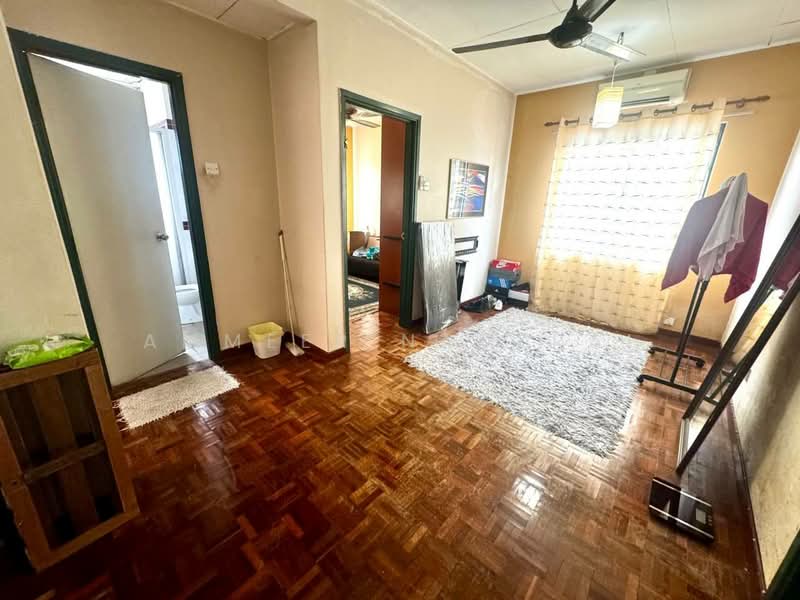 Semi-Detached House for Sale in Bandar Tasik Kesuma (Beranang) - Ammeer Nadzrai - Living Room - PropertyGuru.com.my