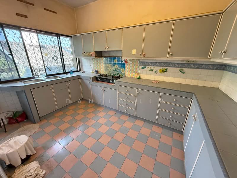 Rumah Teres 2.5 Tingkat untuk Dijual di Taman Connaught (Cheras) - Danilo Lim - Kitchen - PropertyGuru.com.my