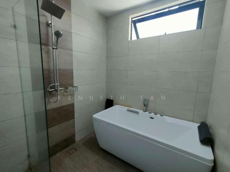 Servis Apartment untuk Disewa di Molek Regency - Kenneth Tan - Bathroom - PropertyGuru.com.my