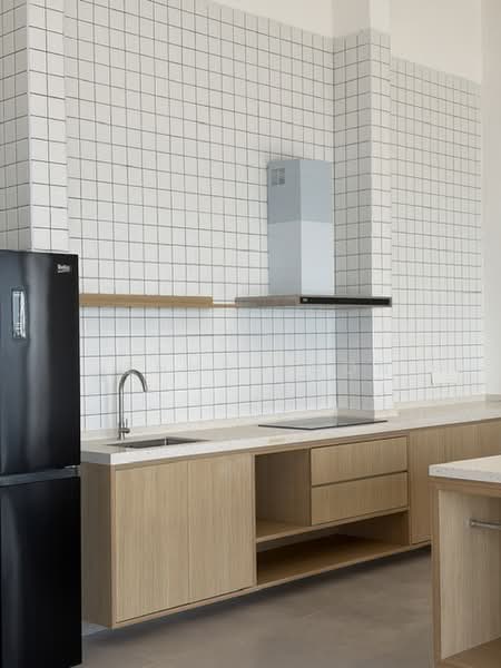 Servis Apartment untuk Dijual di The Meg Serviced Residence - Lenny Goon - Kitchen - PropertyGuru.com.my