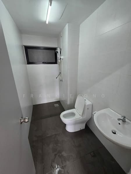 Servis Apartment untuk Disewa di Sk One Residence - Frankie Ong - Bathroom - PropertyGuru.com.my