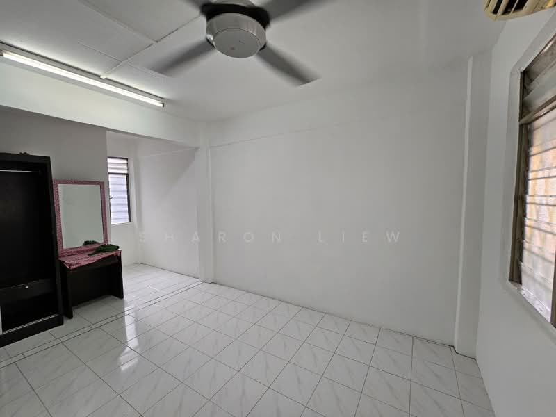 Rumah Flat untuk Disewa di Pandan Indah Flat (Rumah Pangsa 610) - Sharon Liew - Bedroom - PropertyGuru.com.my