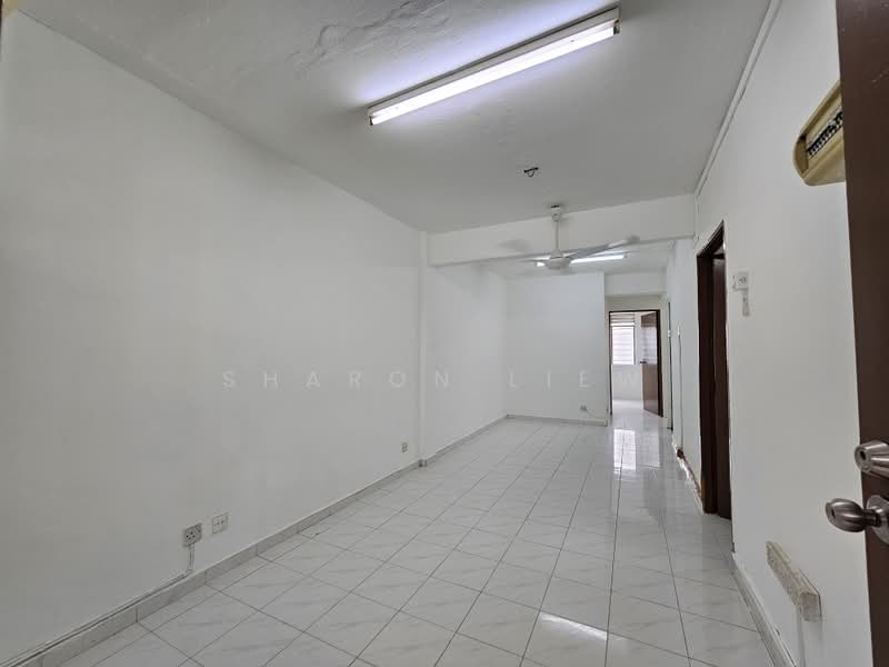 Rumah Flat untuk Disewa di Pandan Indah Flat (Rumah Pangsa 610) - Sharon Liew - Living Room - PropertyGuru.com.my