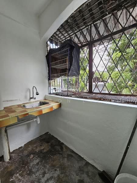 Rumah Flat untuk Disewa di Pandan Indah Flat (Rumah Pangsa 610) - Sharon Liew - Kitchen - PropertyGuru.com.my