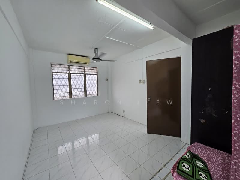 Rumah Flat untuk Disewa di Pandan Indah Flat (Rumah Pangsa 610) - Sharon Liew - Bedroom - PropertyGuru.com.my