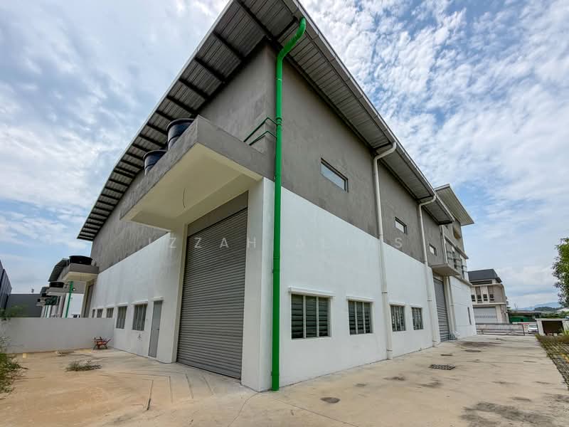 Factory for Rent in Saujana Rawang (Rawang) - Izzah Alias - Exterior - PropertyGuru.com.my