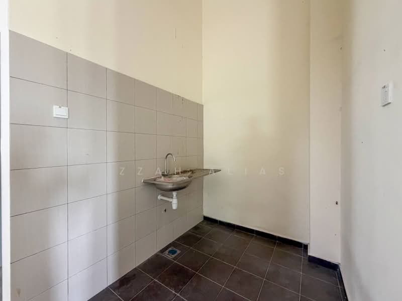 Factory for Rent in Saujana Rawang (Rawang) - Izzah Alias - Interior - PropertyGuru.com.my