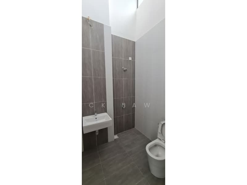 Rumah Kluster untuk Disewa di Eco Majestic (Semenyih) - CK Law - Bathroom - PropertyGuru.com.my
