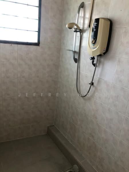 Shop for Rent in Taman Paramount (Petaling Jaya) - Jeffrey Hoon - Bathroom - PropertyGuru.com.my