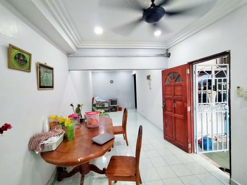 Rumah Teres 1-Tingkat untuk Dijual di Bandar Baru Sungai Buloh (Sungai Buloh) - Hazlin Miswan - Dining Room - PropertyGuru.com.my