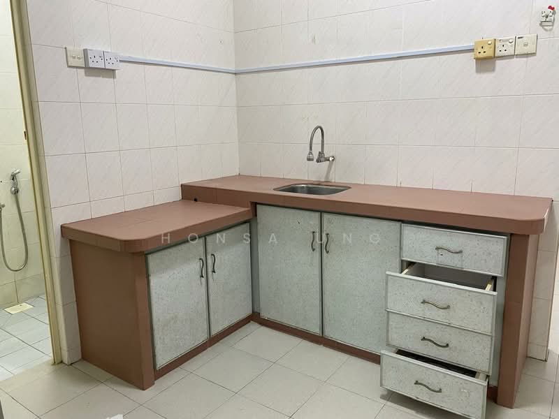 Pangsapuri untuk Disewa di Taman Sri Indah - Honsa Ung - Kitchen - PropertyGuru.com.my