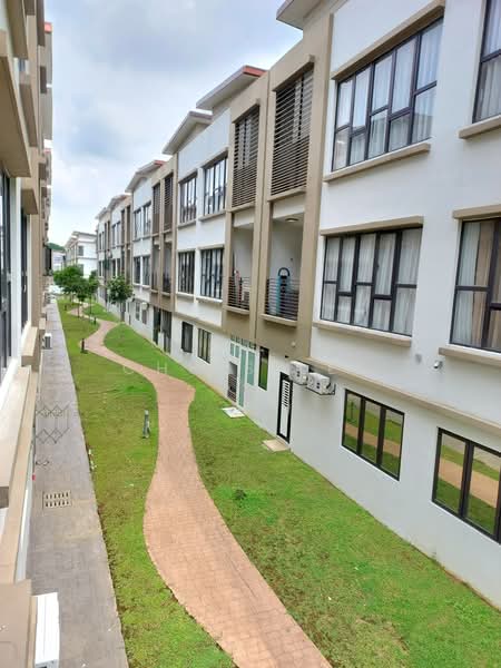 Rumah Bandar untuk Disewa di 16 Sierra (Puchong) - Chris Lee - Exterior - PropertyGuru.com.my