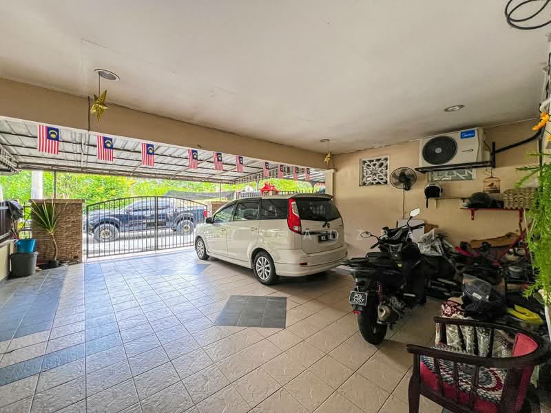 Rumah Teres 2 Tingkat untuk Dijual di Bandar Rinching (Semenyih) - Ammeer Nadzrai - Car Park - PropertyGuru.com.my